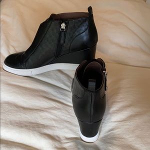 Paola Anna Wedge Sneaker